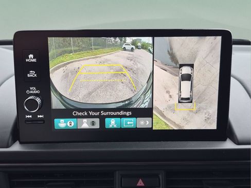 Used 2025 Honda Pilot TrailSport image 25