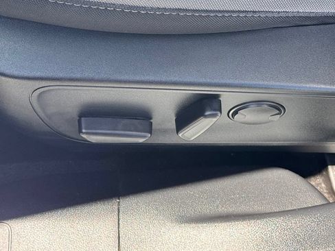 Used 2022 Ford Escape SE FWD image 19