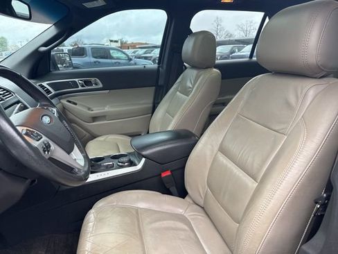 Used 2014 Ford Explorer XLT w/ Equipment Group 202A image 9