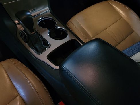 Used 2016 Jeep Grand Cherokee Laredo w/ Quick Order Package 23E image 26