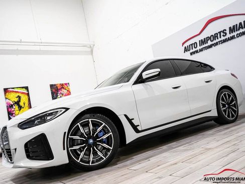 Used 2022 BMW i4 eDrive40 w/ M Sport Package image 8