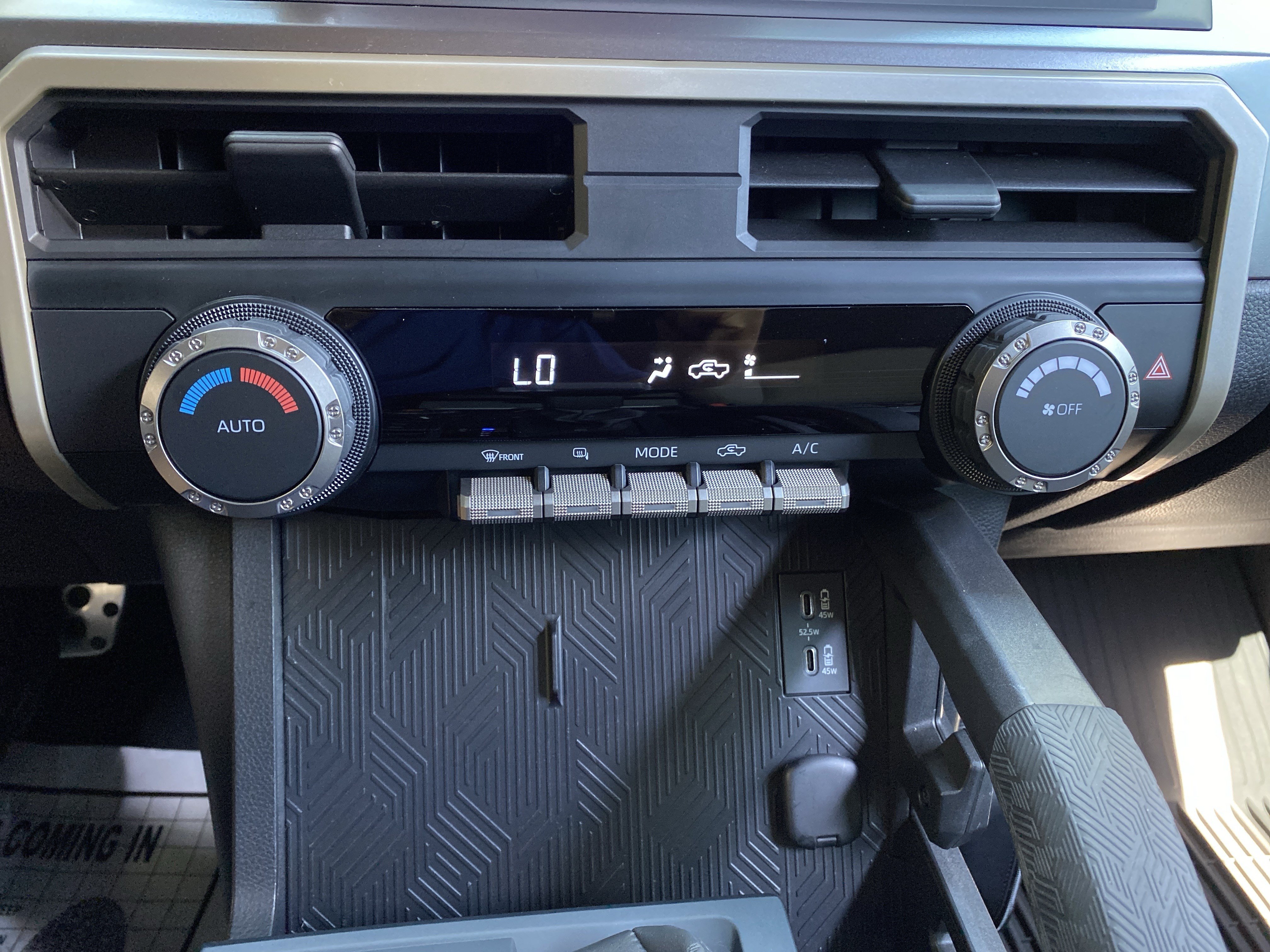 Used 2025 Toyota Tacoma TRD Sport AWD/4WD image 28