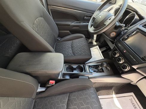 Used 2025 Mitsubishi Outlander Sport AWD image 12