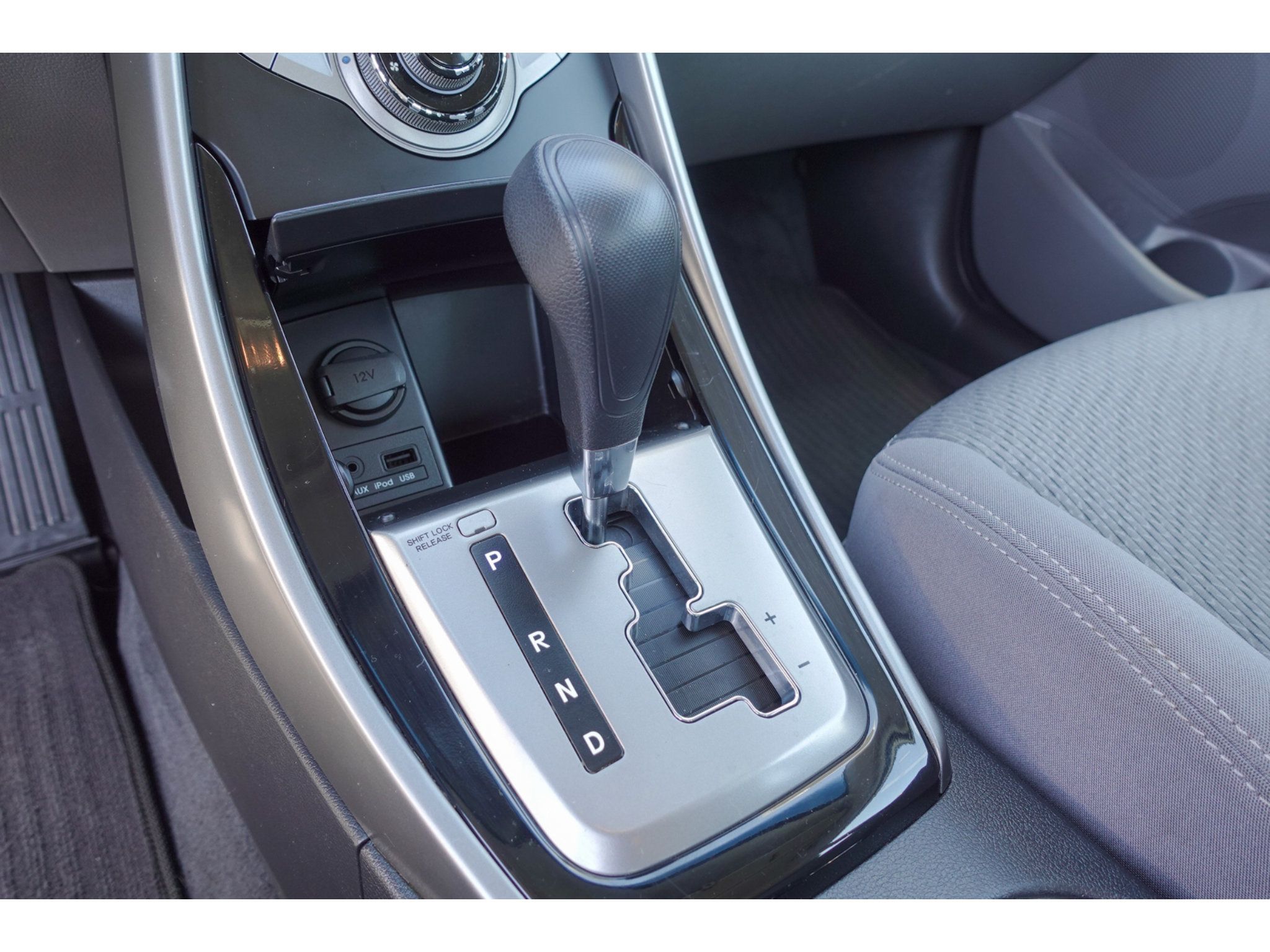 Used 2013 Hyundai Elantra FWD image 20