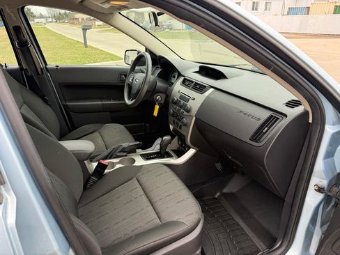 Used 2009 Ford Focus SE image 20