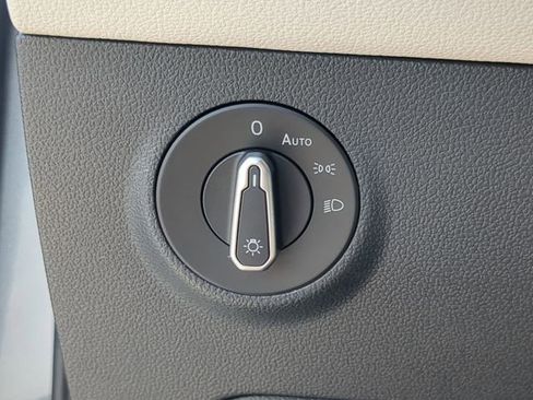 Certified 2025 Volkswagen Taos S FWD image 23