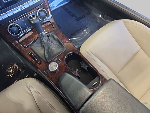 Used 2013 Mercedes-Benz SLK 250 image 22