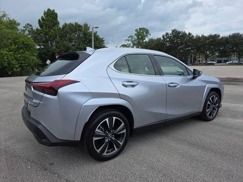 Used 2024 Lexus UX 250h FWD w/ Premium Package image 3