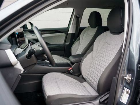 Used 2025 Volkswagen Tiguan S AWD/4WD image 5