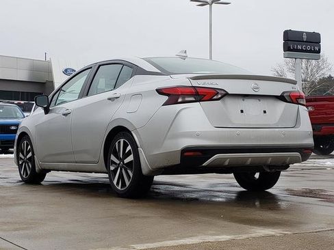 Used 2021 Nissan Versa SR image 6