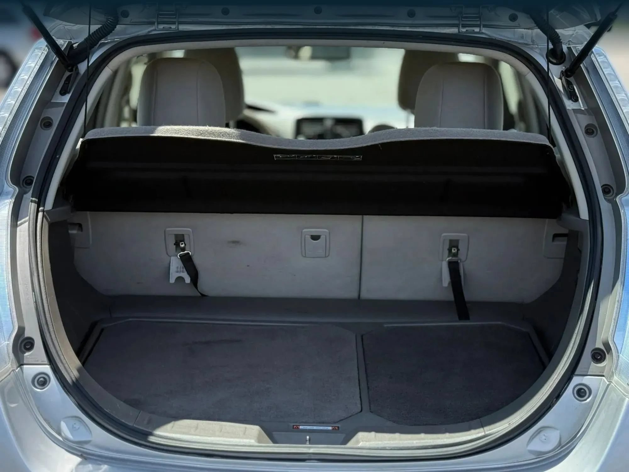 Used 2012 Nissan Leaf SL w/ Recycling/Organizational Pkg FWD image 28