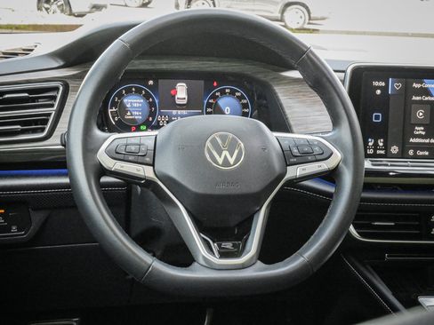 Used 2025 Volkswagen Atlas SEL Premium R-Line AWD/4WD image 6