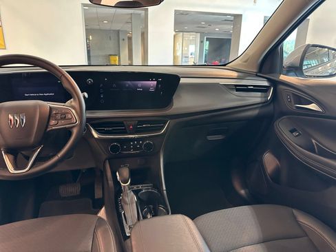 Used 2025 Buick Encore GX Preferred FWD image 34