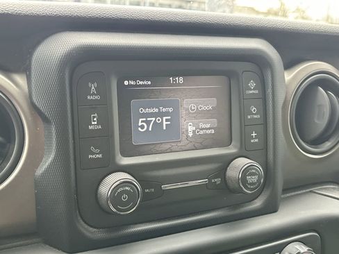 Used 2018 Jeep Wrangler Unlimited Sport image 18