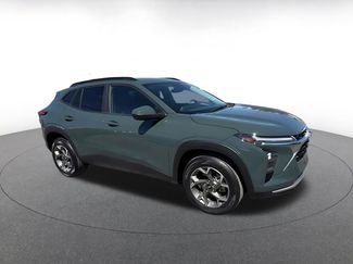 Used 2025 Chevrolet Trax LT video 2