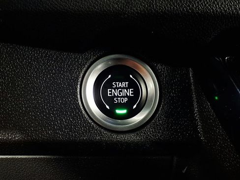 Used 2024 Chevrolet Traverse LT w/ Midnight/Sport Edition FWD image 17