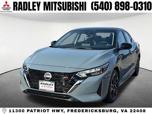 Used 2025 Nissan Sentra SR w/ SR Premium Package FWD image 1