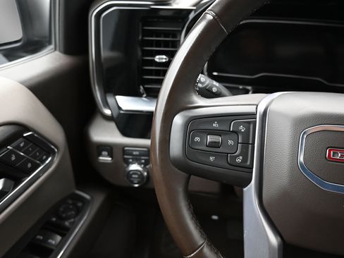 Used 2025 GMC Sierra 1500 SLT AWD/4WD image 19