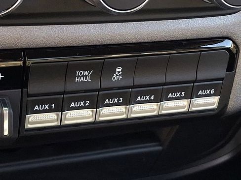 Used 2024 RAM 2500 Tradesman w/ Chrome Appearance Group image 22