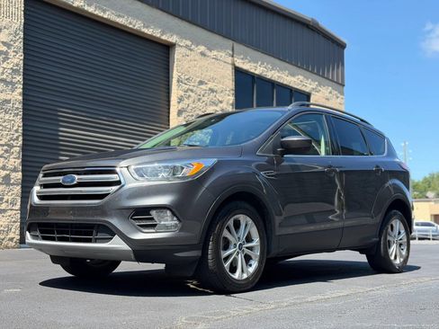 Used 2017 Ford Escape SE w/ Equipment Group 201A FWD image 46