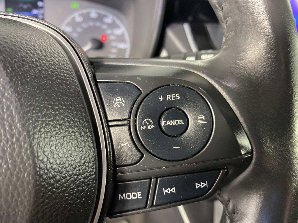Used 2024 Toyota Corolla Cross AWD Hybrid image 16