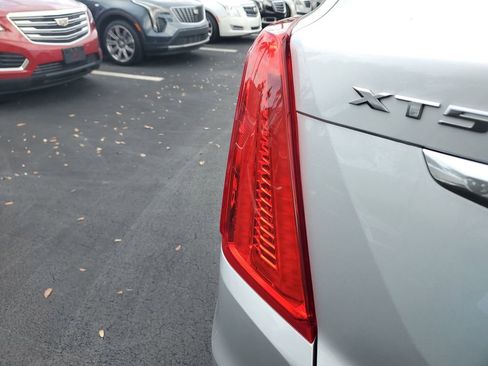 Used 2018 Cadillac XT5 Luxury w/ Driver Awareness Package image 27