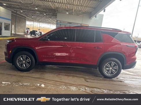 Certified 2025 Chevrolet Traverse LT w/ Driver Confidence Package image 4