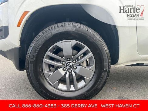 Certified 2025 Nissan Frontier SV image 16