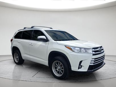 Used 2017 Toyota Highlander XLE