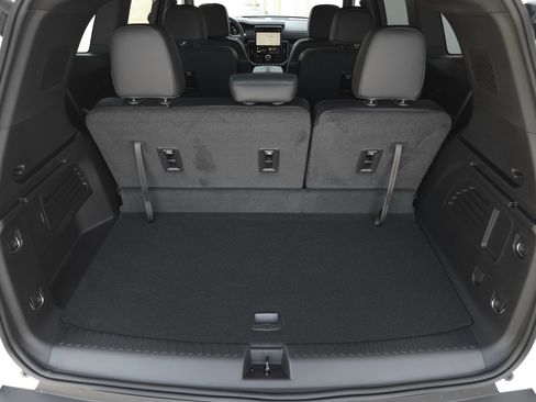 New 2026 GMC Acadia AT4 AWD/4WD image 36