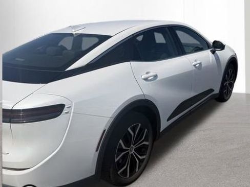 Used 2023 Toyota Crown XLE image 4