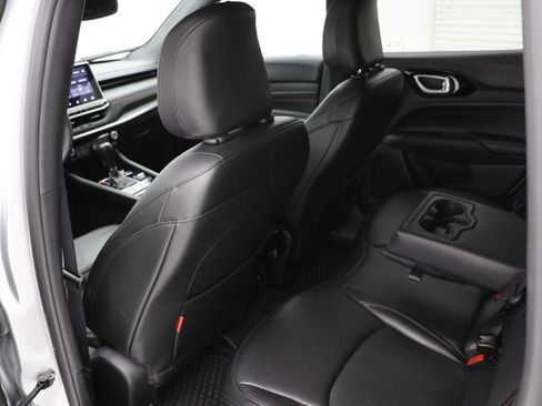 Used 2024 Jeep Compass Trailhawk image 11