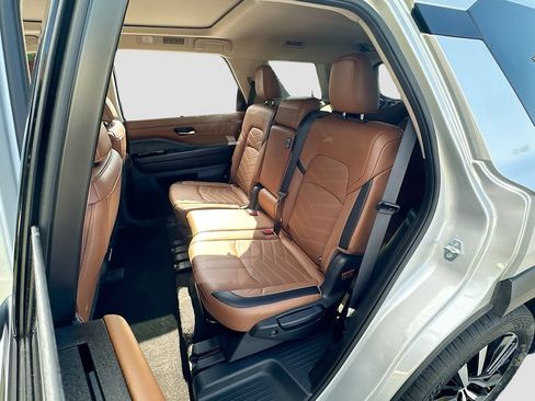 Used 2023 Nissan Pathfinder Platinum w/ Cargo Package AWD/4WD image 26