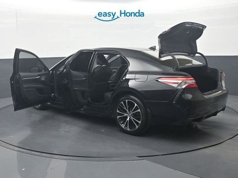 Used 2020 Toyota Camry SE image 38