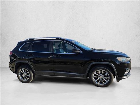 Used 2019 Jeep Cherokee Latitude Plus image 4