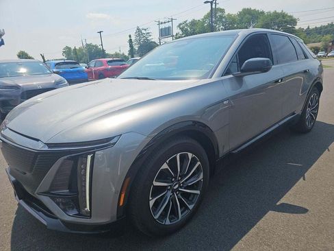 Used 2024 Cadillac Lyriq Sport AWD/4WD image 3