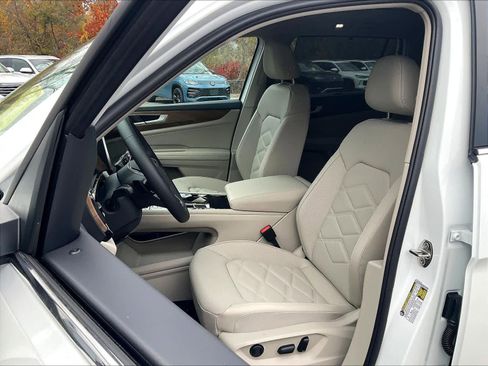 New 2026 Volkswagen Atlas SE image 11