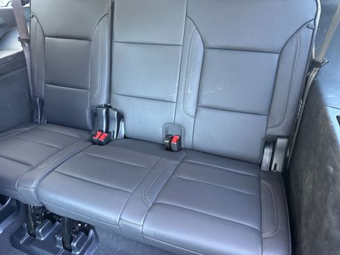 Used 2025 Chevrolet Tahoe High Country AWD/4WD image 15
