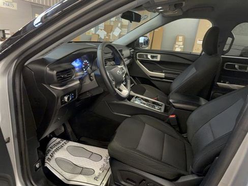 Certified 2023 Ford Explorer XLT image 5