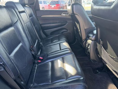 Used 2017 Jeep Grand Cherokee Limited w/ Luxury Group II AWD/4WD image 32
