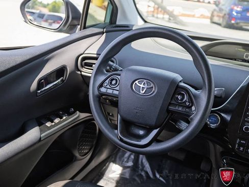 Used 2022 Toyota Prius LE AWD/4WD image 32