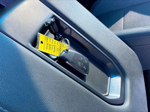 Used 2025 Chevrolet Silverado 2500 Custom w/ Custom Convenience Package image 15