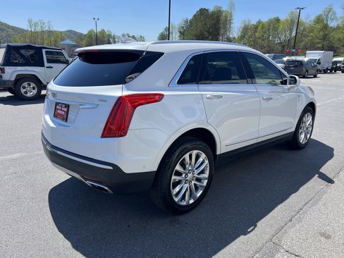 Used 2017 Cadillac XT5 Platinum w/ Driver Assist Package image 3