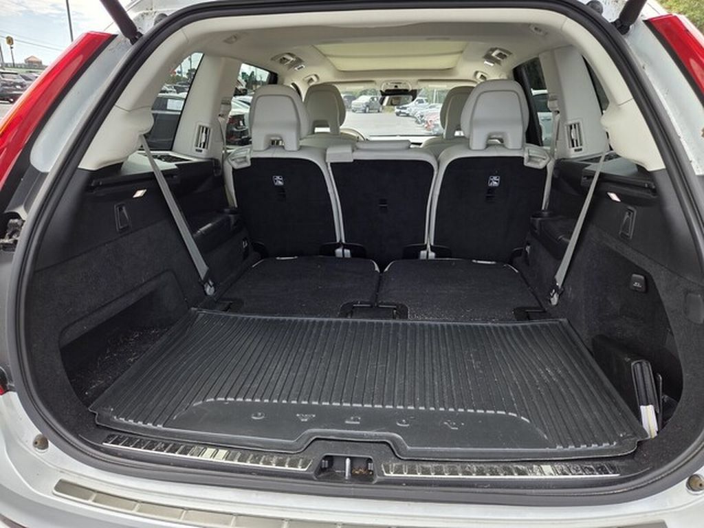 Used 2020 Volvo XC90 T6 Momentum w/ Protection Package Premier AWD/4WD image 15