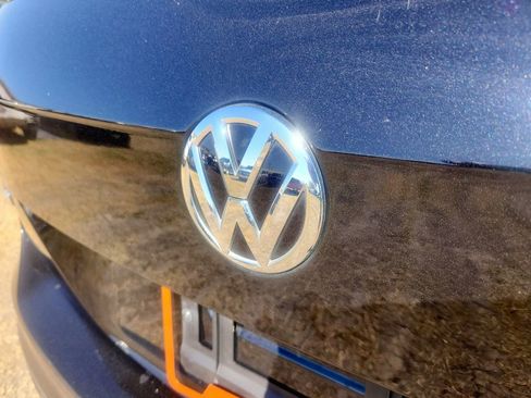 Used 2021 Volkswagen Tiguan SE R-Line image 12