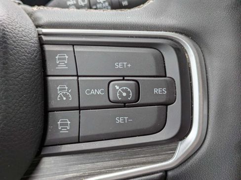 Used 2024 Jeep Wagoneer Series II w/ Flexible Seating Group RWD image 17