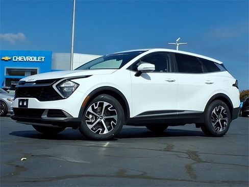 Used 2023 Kia Sportage EX image 2