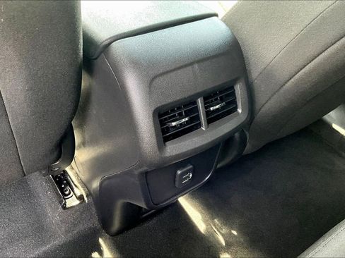 Used 2023 Chevrolet Equinox LT AWD/4WD image 10