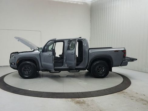 Used 2025 Nissan Frontier PRO-4X AWD/4WD image 12