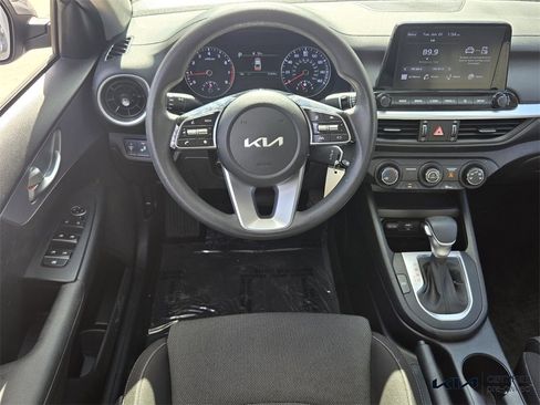 Certified 2022 Kia Forte LXS w/ LXS Technology Package image 14